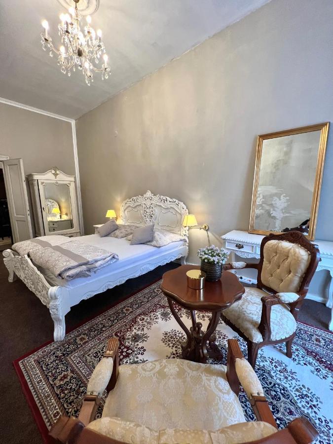 Appartement Csaky Palace Bratislava Extérieur photo